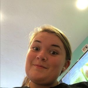 Meet your Posher, Chloe